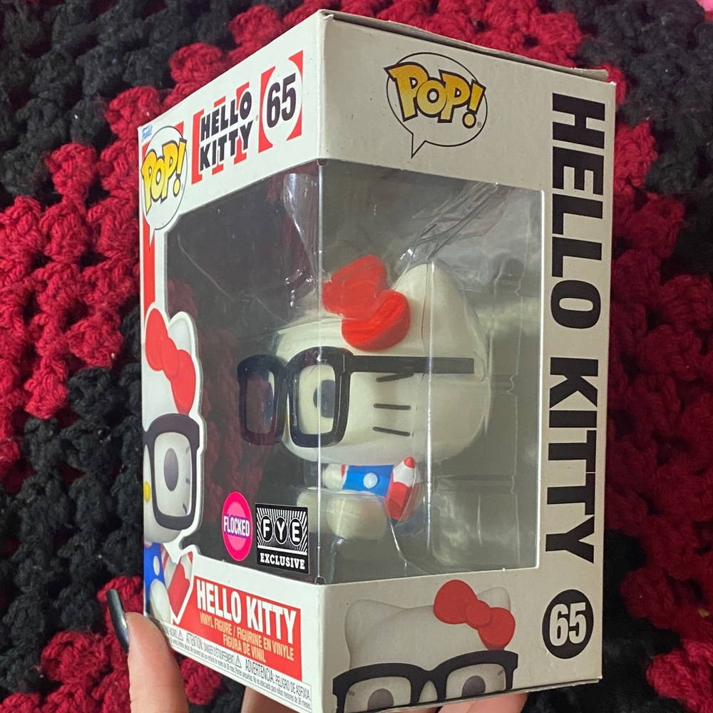Funko Hello Kitty Flocked Figure with Red Bow - Picture 4 of 4